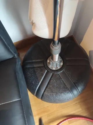 Saco de boxeo Outshock con guantes