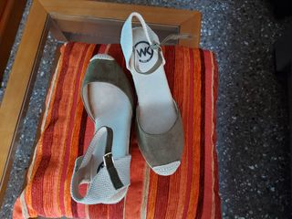 Sandalias cuña beige y marrón talla 40