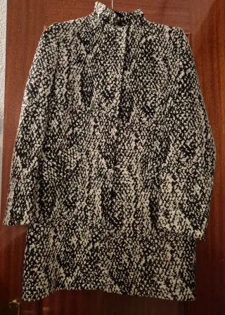 Abrigo paño blanco y negro