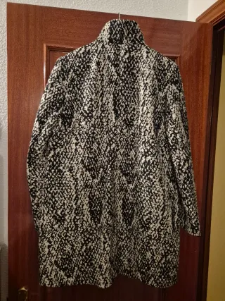 Abrigo paño blanco y negro