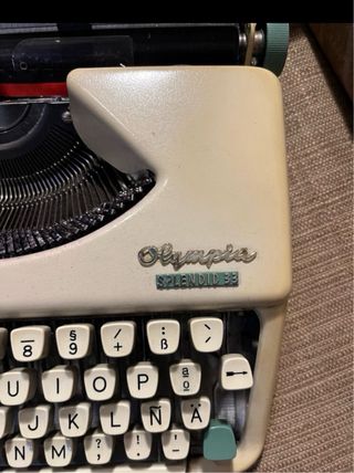 Máquina de escribir Olympia Splendid 33