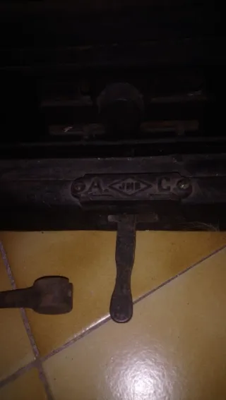 Salamandra antigua de fundición