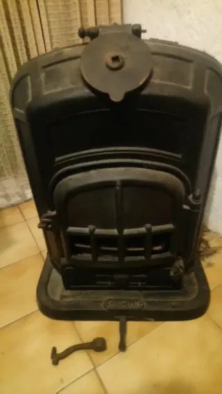 Salamandra antigua de fundición