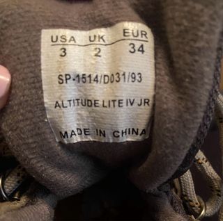 Botas de montaña n.34 Waterproof.Cordones gastadga