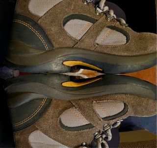 Botas de montaña n.34 Waterproof.Cordones gastadga