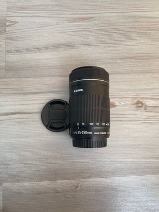 Canon EOS M50 con objetivos y mochila