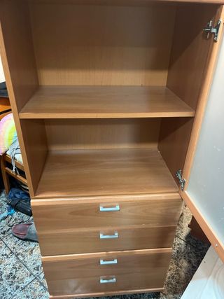 Mueble de comedor madera y cristal