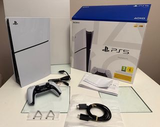 Console PlayStation 5 + 2 Giochi