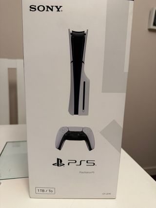 Console PlayStation 5 + 2 Giochi