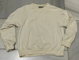 Sudadera Essentials color crema