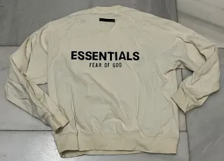 Sudadera Essentials color crema