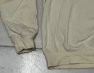 Sudadera Essentials color crema