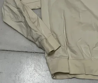 Sudadera Essentials color crema