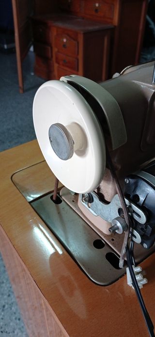 Máquina de coser Singer vintage años 1960