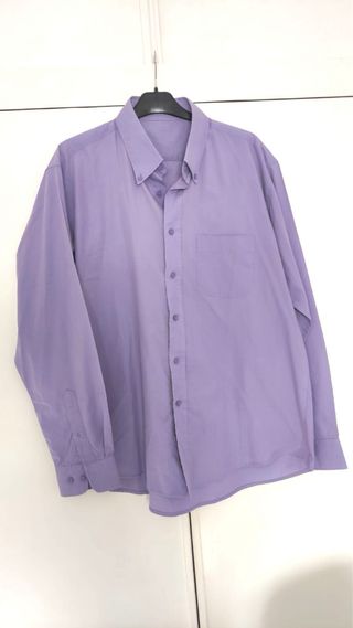Camisa de vestir morada para hombre