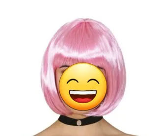 Peluca rosa corta con coleta aparte