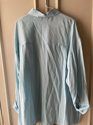 Camisa rosa o turquesa oversize zara