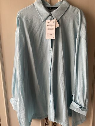 Camisa rosa o turquesa oversize zara