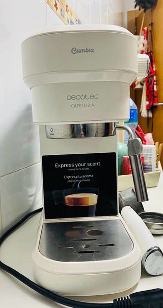 Cafetera Cecotec Cafelizzia 790 White.