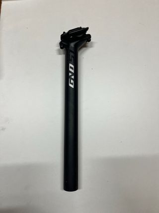 Tija GND 31,6 mm x 350 mm Negra.