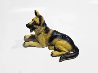 Pastor Alemán Schleich tumbado