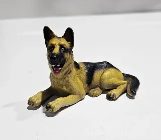 Pastor Alemán Schleich tumbado