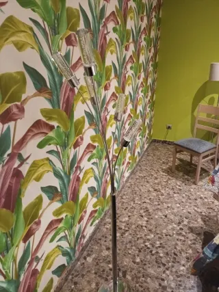 Lámpara de pie moderna plateada