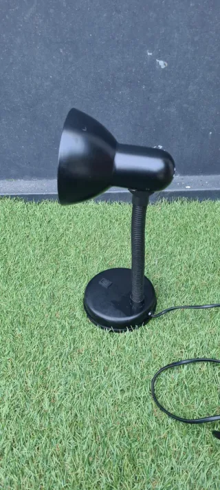 Lámpara de escritorio flexible negra