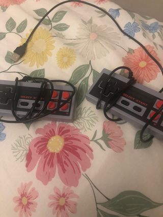 Consola Retro con 2 Mandos y Adaptador NES