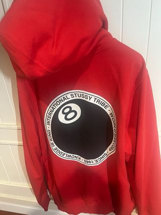Sudadera Stussy Roja con Logo 8-Ball