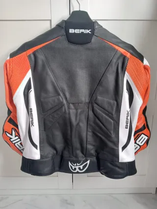 Mono Berik monza 2 piezas talla 58.