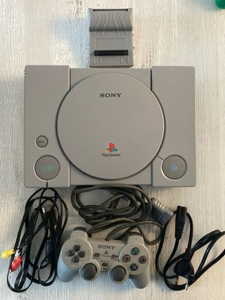 PlayStation 1 SCPH-7502 + Controller + Gameboy booster
