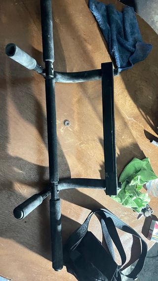 Barra de dominadas para puerta