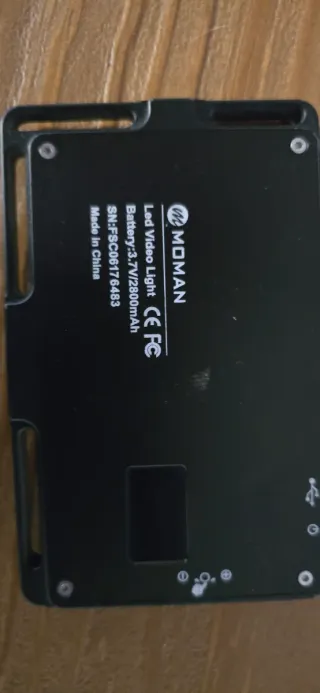 4 Focos "antorcha" Luz LED Moman para video 3.7V 2