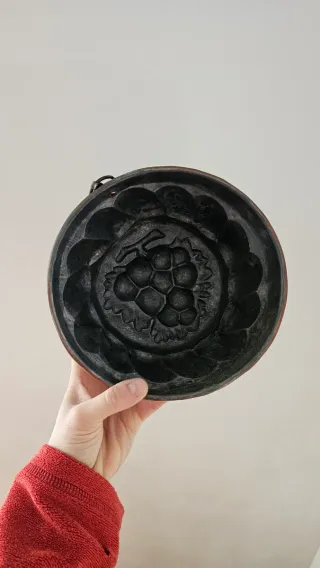 Stampo in rame antico uva