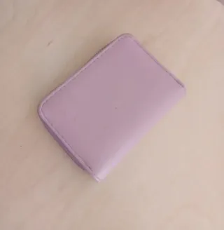 Monedero Ale-hop Lila con Flor Blanca