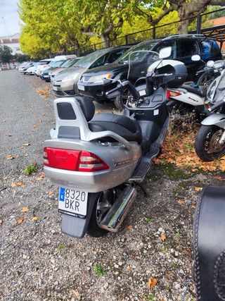 Suzuki Burgman 400 con desperfectos