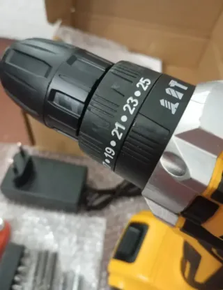 TALADRO ATORNILLADOR MULTIFUNCIONAL.