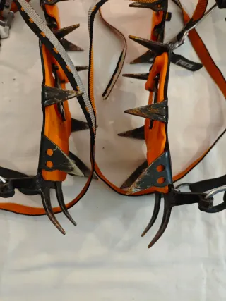 Piolet e ramponi Petzl