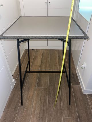 Mesa alta de exterior metálica