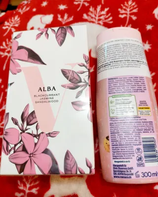 Pack colonia ALBA y gel de ducha navideño ISANA.