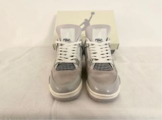 Jordan 4 Retro Gris y Blanco