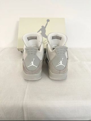 Jordan 4 Retro Gris y Blanco