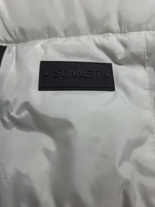 Abrigo acolchado con capucha y degradado