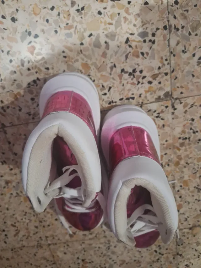 Botas rosas brillantes