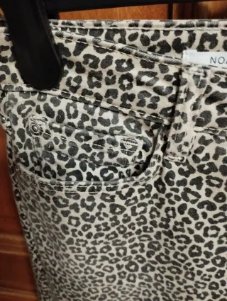 Pantalón Mango Animal Print Talla M
