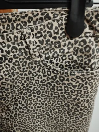 Pantalón Mango Animal Print Talla M