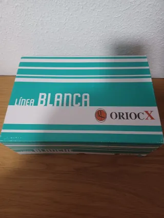 Zapatos de trabajo Oriocx blancos.