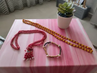 Collares hechos a mano para niña