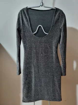 Vestido negro brillante manga larga